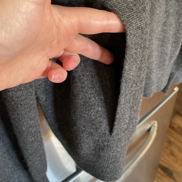 Michael Kors men’s cashmere grey zip up sweater - Picture 7 of 8